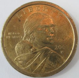 Authentic 2001P SACAGAWEA DOLLAR $1.00, Gold Hue, Philadelphia Mint, Discontinued Style, United States