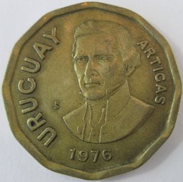 Authentic URUGUAY Issue Coin, Dated 1976, One 1 Nuevo Peso, Discontinued Design, Aluminum Bronze Content