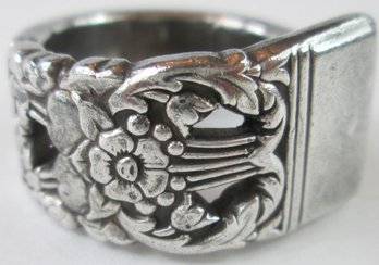 Vintage ONEIDA Brand Finger Ring, Art Deco Style CORONATION Pattern, Silver Plated Setting, Appx Size 6