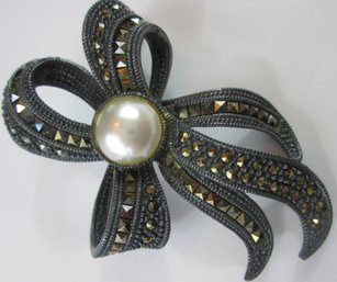 Signed JUDITH JACK JJ, Vintage BROOCH PIN, STERLING .925 Silver Setting, Faceted Marcasites & Fax Pearl