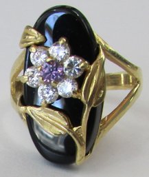 Vintage Finger Ring, Faceted Stones In FLOWER Design, Onyx, Yellow 14K GOLD Setting, Approximate Size 7