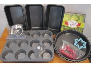 LOT Of BAKEWARE, WILTON Loaf Pans, Cupcake Tin, Cookie Cutters, Doilies & More