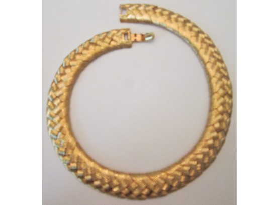 Signed NAPIER, Vintage Flat COLLAR  Style NECKLACE, BASKETWEAVE Design With Clasp, Gold Tone Base Metal Finish