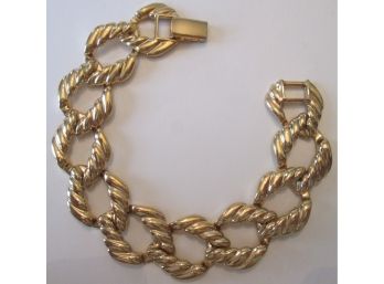 Vintage NAPIER Brand Bracelet, Signed GOLD TONE Finish, Link Construction, Mechanical Clasp