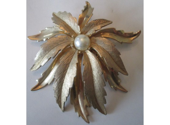 Vintage LEAF BROOCH PIN, Satin Gold Tone Finish, Central Faux PEARL, Base Metal Costume