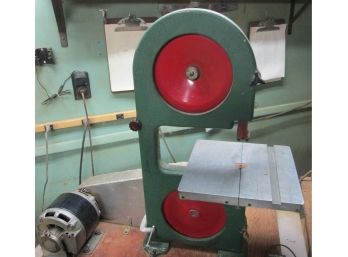Vintage BAND SAW, Woodworking  Good Working Condition