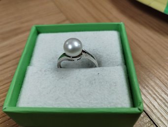 Sterling Silver And Pearl Ring Size 6.5