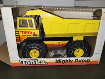 Vintage Metal Mighty Dump Tonka Truck With Original Box