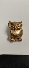 Goldstone Articulated Owl W/glasses Brooch