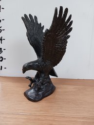 Heavy Eagle Statue