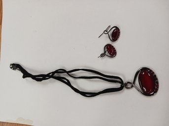 Black And Red Necklace And Earrings