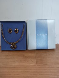 Avon Collar Style Necklace And Button Earring Set