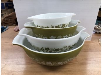 4 Green Crazy Daisy Nesting Bowls