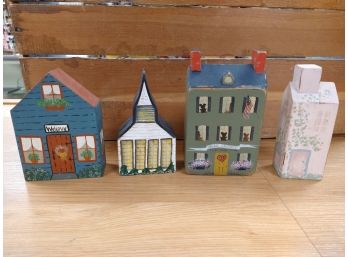 Wooden Houses, Lot 1