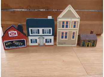 Wooden Houses, Lot 2