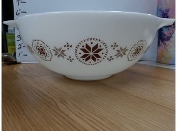 Large Vintage Pyrex Snowflake Pattern Mixing Bowl