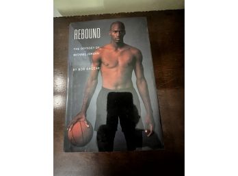 Michael Jordan - Rebound.     M3