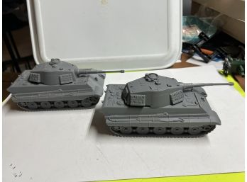 2 Bigger Army Tanks