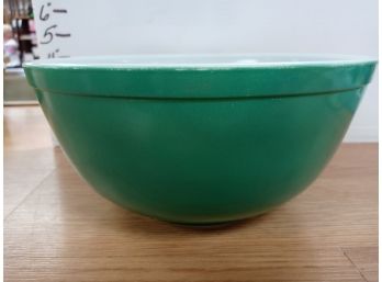 Vintage Pyrex Green 2.5qt Mixing Bowl