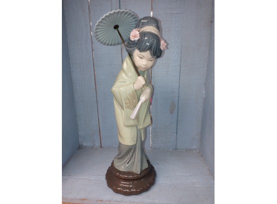 Lladro Geisha Figurine