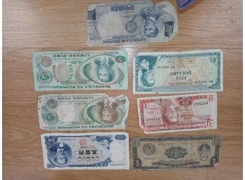 Foreign Currency Lot 3