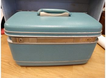 Vintage Cosmetic Case And Curlers