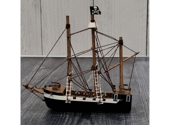 Mini Wooden Pirate Ship - K