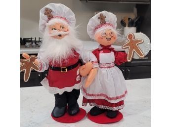 2009 14' Annalee Mr & Mrs Claus Baking & Eating Cookies