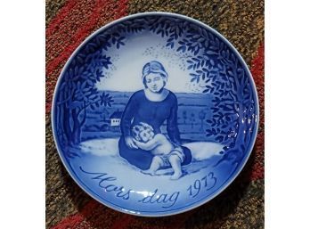 First Issue Mothers Day Plate Danish- 7'