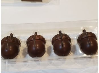 Set Of 12 Acorn Place Card Holders