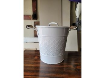 9' Wood Handled Enamel Pail With Lid