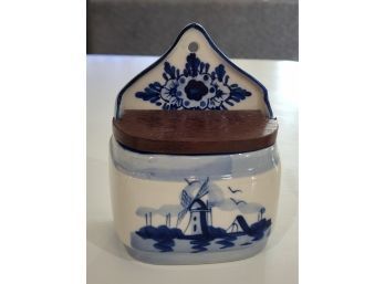 1950s Delft Blue Salt Box