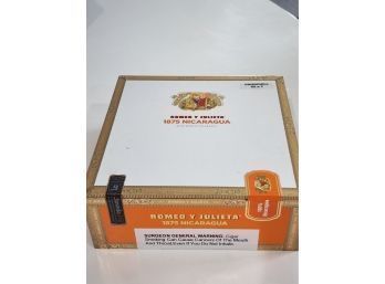 Romeo Y Julieta Nicaragua Wood Cigar Box - F