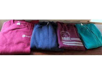 4 Sweatshirts - XL