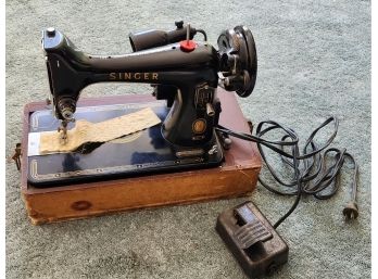Vintage Singer Sewing Machine 99