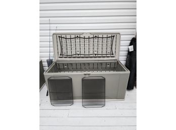 5ft Rubbermaid Deck Box - With 2 Metal Dividers 1 Of 2