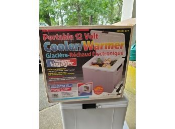 Portable 12 Volt Cooler / Warmer