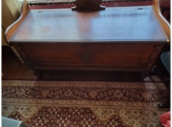 Roos Hope Chest