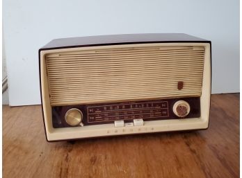 Grundig Radio Model 88U