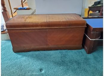 Cavalier Chest With Tray