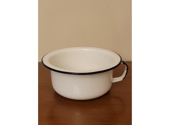 Enamel Handled Chamber Pot - Excellent Condition 7.5' X 3'