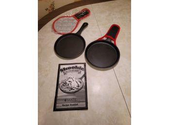 Skookie Mini Skillets With Pot Holders And Booklet