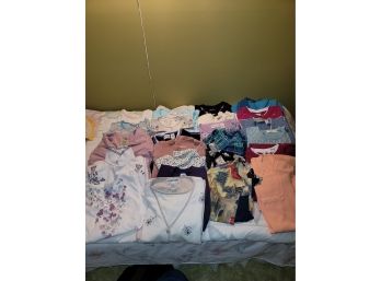 Womens Tops - L- Clean Nice Condition