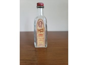 Virginia Dare Anise Extract Bottle