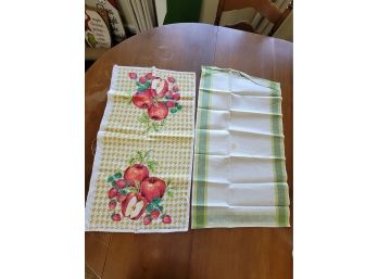 2 Vintage Towels 1 New With Tag