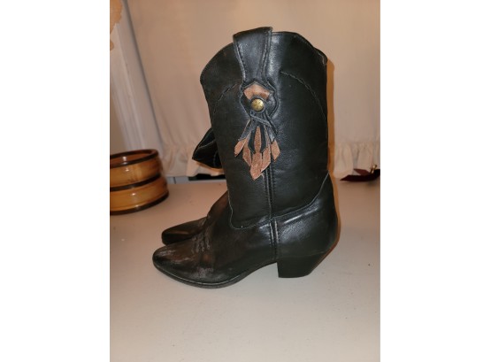 Ladies Laredo Size 9 Boots