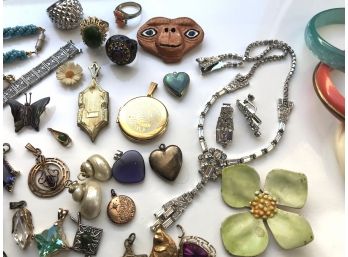 Assorted Vintage Jewelry