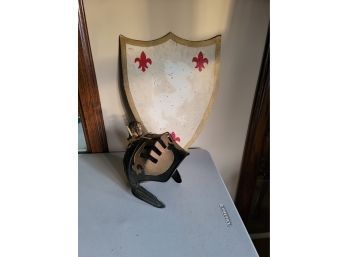 Play Roman Shield And Helmet