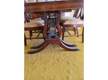Vanleigh Dining Room Table And Chairs