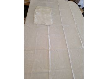 Tablecloth With 7 Napkins